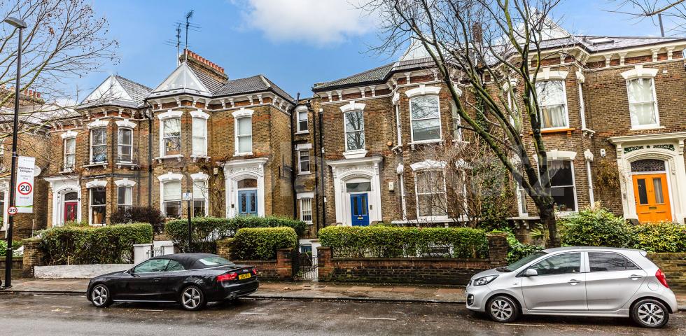 			GARDEN FLAT!, 2 Bedroom, 1 bath, 1 reception Flat			 Hillmarton Road, CALEDONIAN ROAD 
